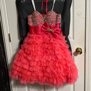 Party dress strapless or can be worn with straps